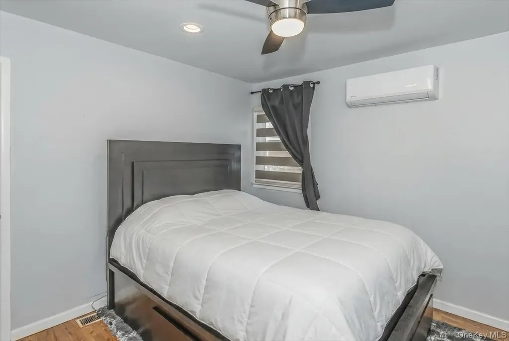 132 Wardwell Road Mineola NY 11501