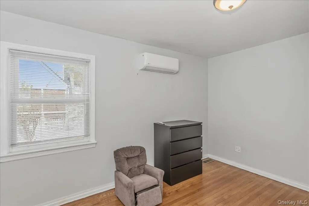 132 Wardwell Road Mineola NY 11501