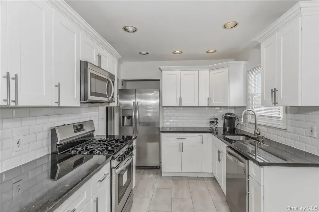 132 Wardwell Road Mineola NY 11501