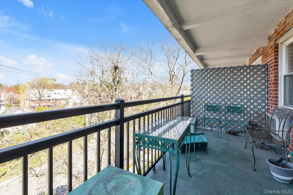 30 Stoner Avenue Great Neck NY 11021