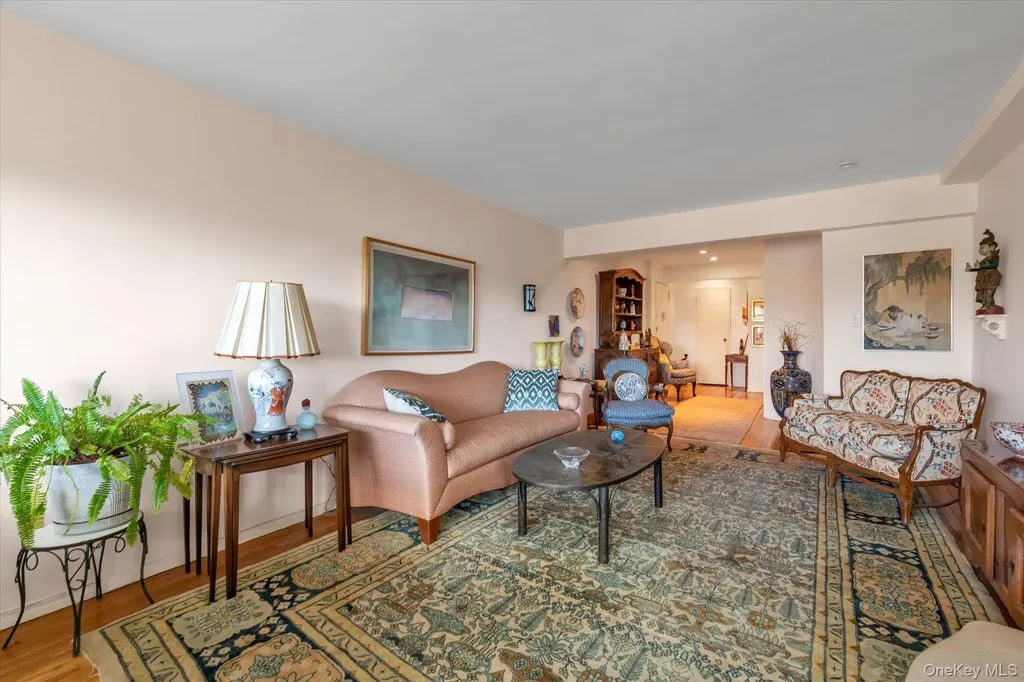30 Stoner Avenue Great Neck NY 11021