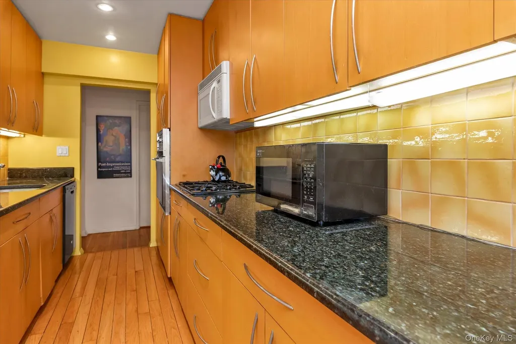 30 Stoner Avenue Great Neck NY 11021