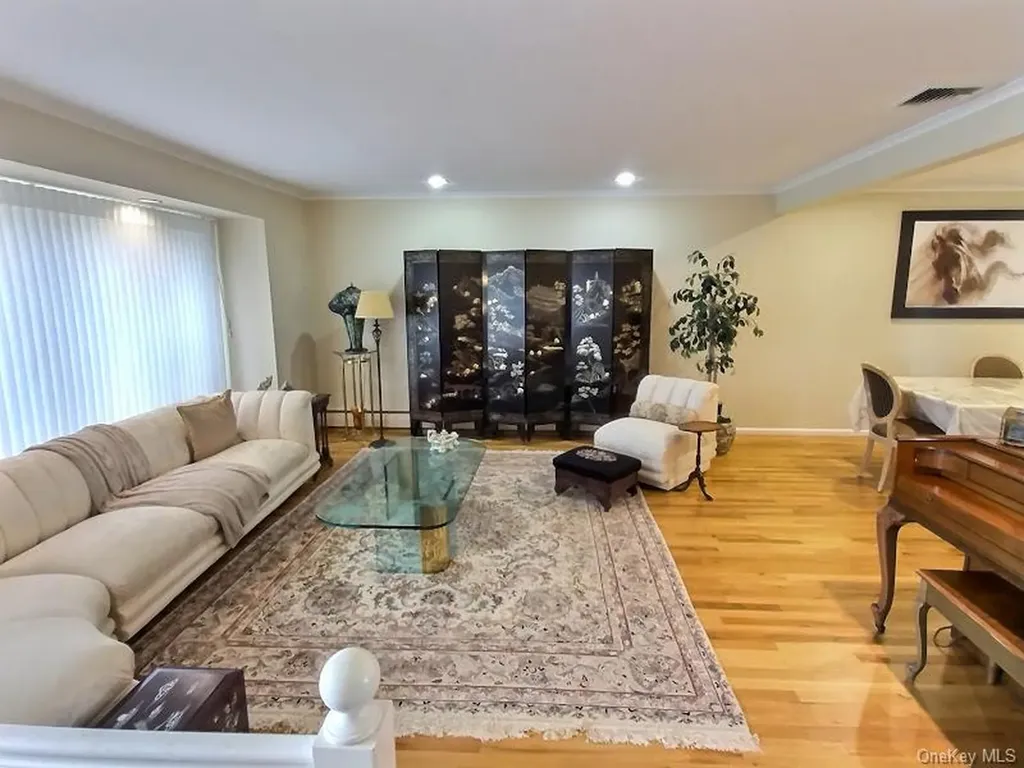 3421 Turf Road Oceanside NY 11572