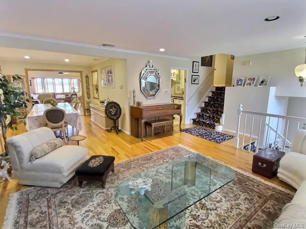 3421 Turf Road Oceanside NY 11572