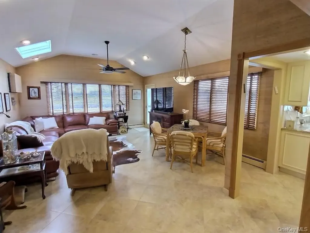 3421 Turf Road Oceanside NY 11572