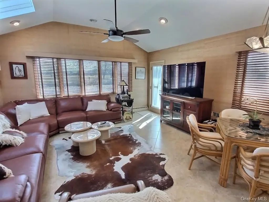 3421 Turf Road Oceanside NY 11572