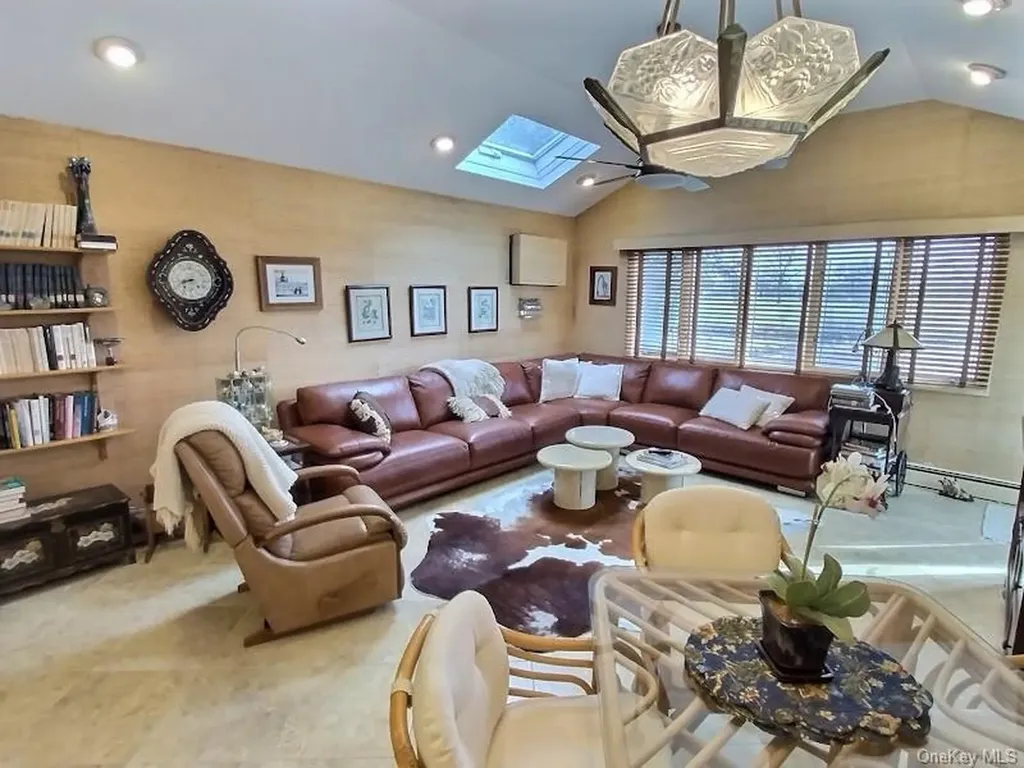 3421 Turf Road Oceanside NY 11572
