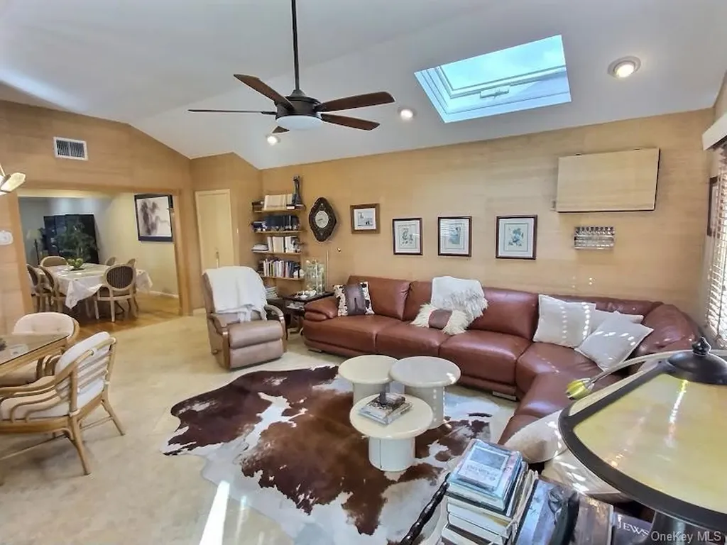 3421 Turf Road Oceanside NY 11572