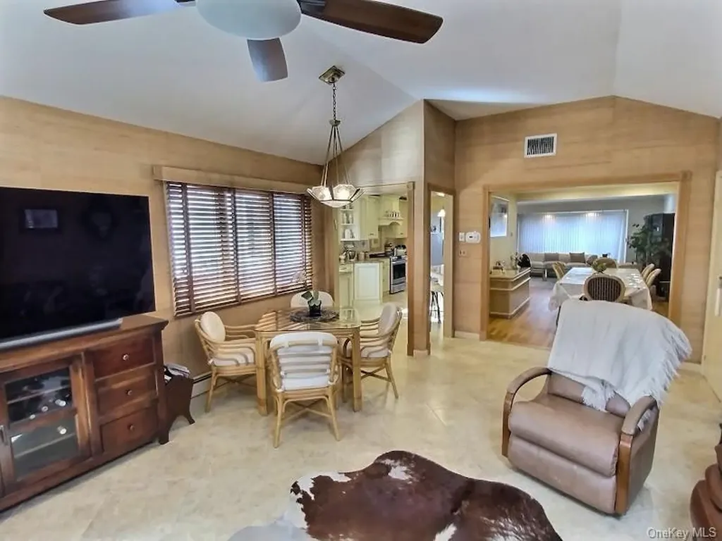 3421 Turf Road Oceanside NY 11572