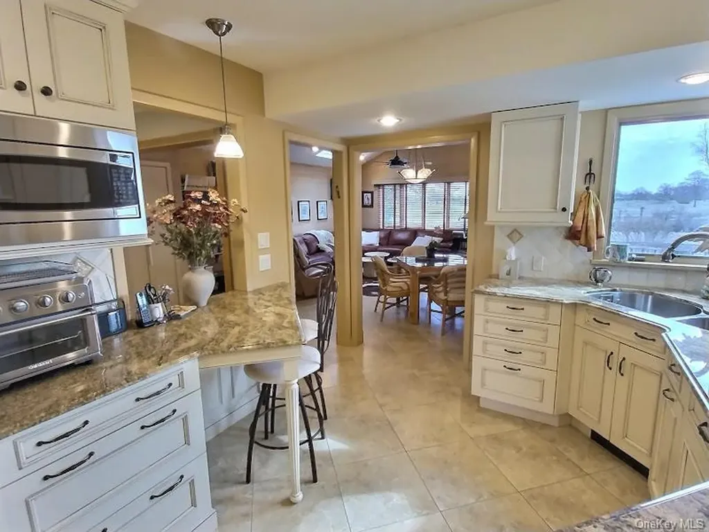 3421 Turf Road Oceanside NY 11572