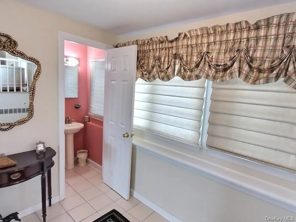 3421 Turf Road Oceanside NY 11572