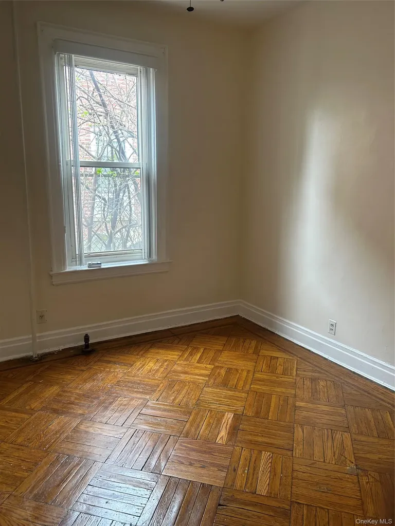 594 East 38th Street Brooklyn NY 11203