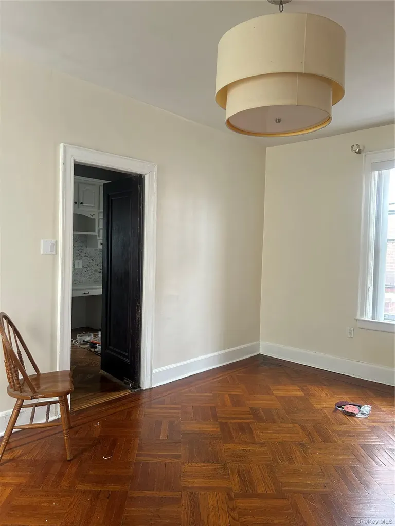 594 East 38th Street Brooklyn NY 11203