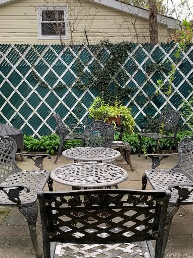 594 East 38th Street Brooklyn NY 11203