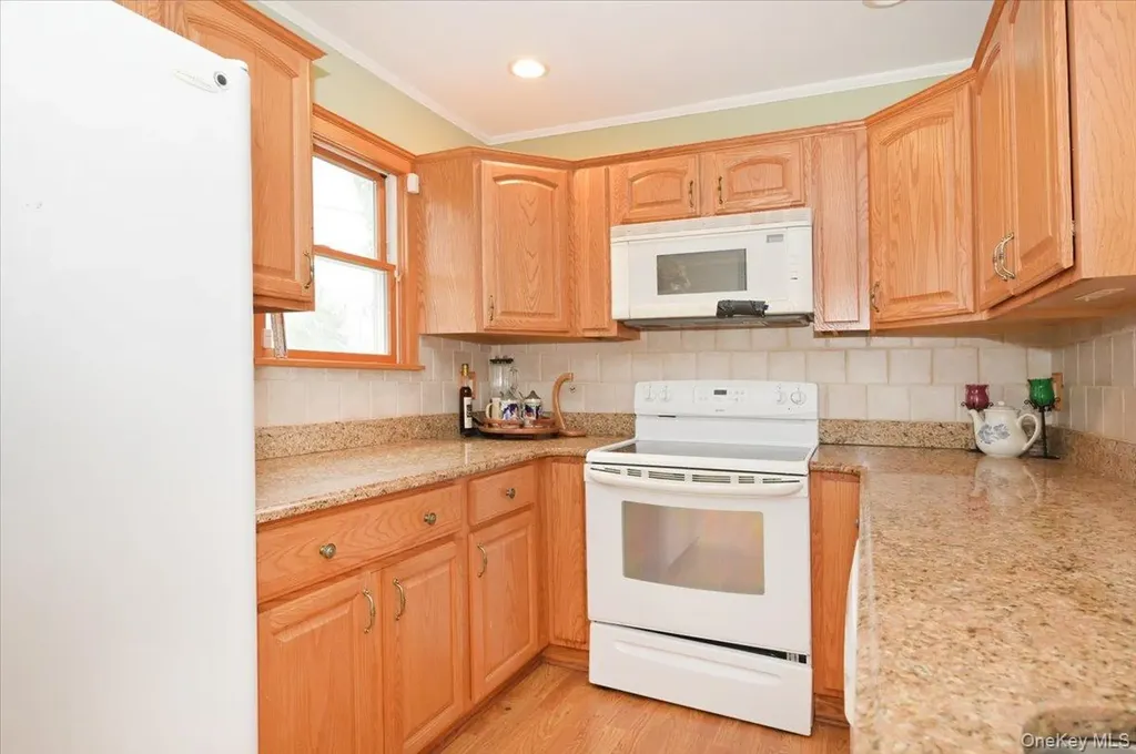 20 Willow Drive Massapequa Park NY 11762