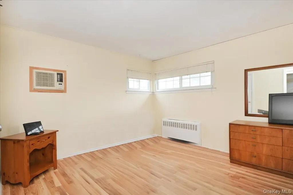 20 Willow Drive Massapequa Park NY 11762