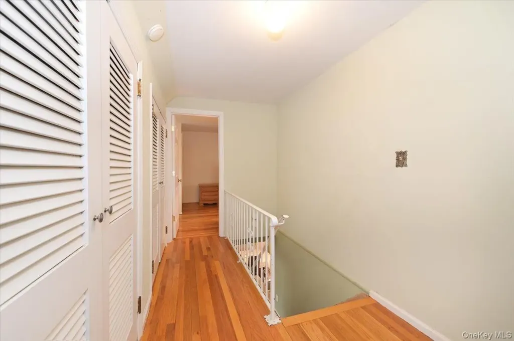 20 Willow Drive Massapequa Park NY 11762