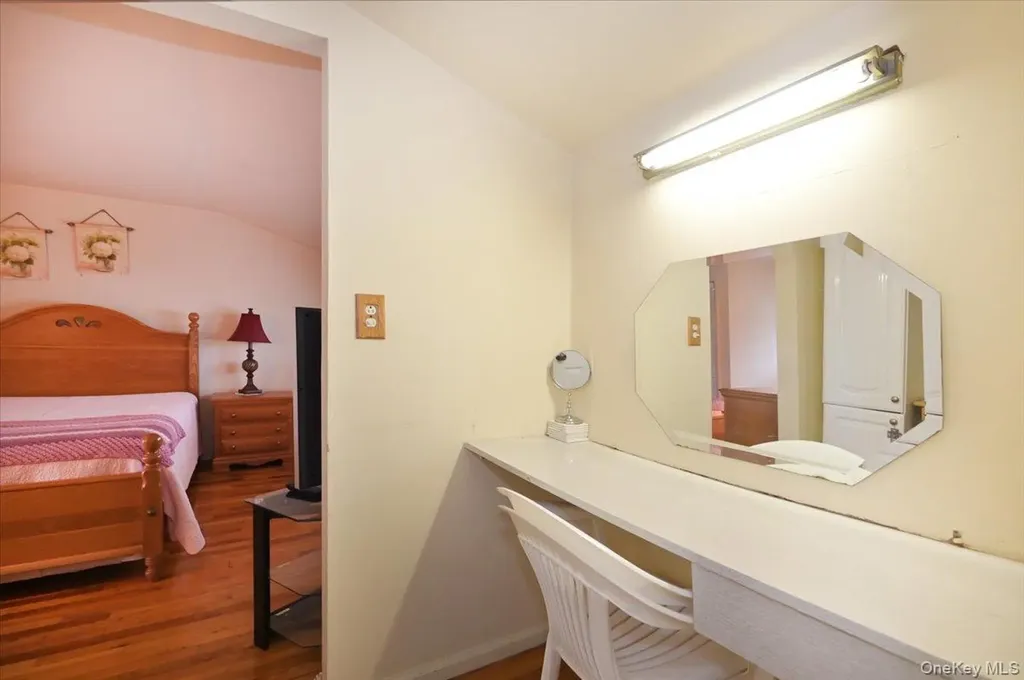 20 Willow Drive Massapequa Park NY 11762