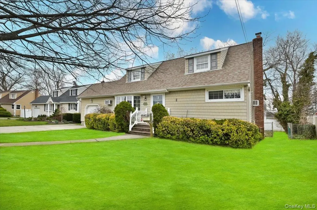 20 Willow Drive Massapequa Park NY 11762
