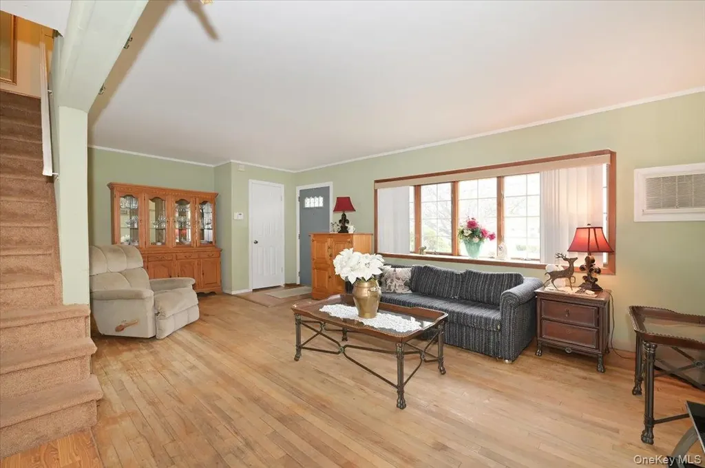 20 Willow Drive Massapequa Park NY 11762