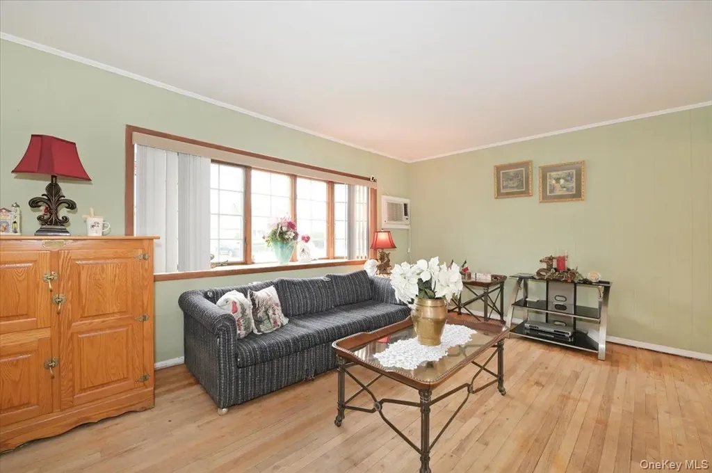 20 Willow Drive Massapequa Park NY 11762