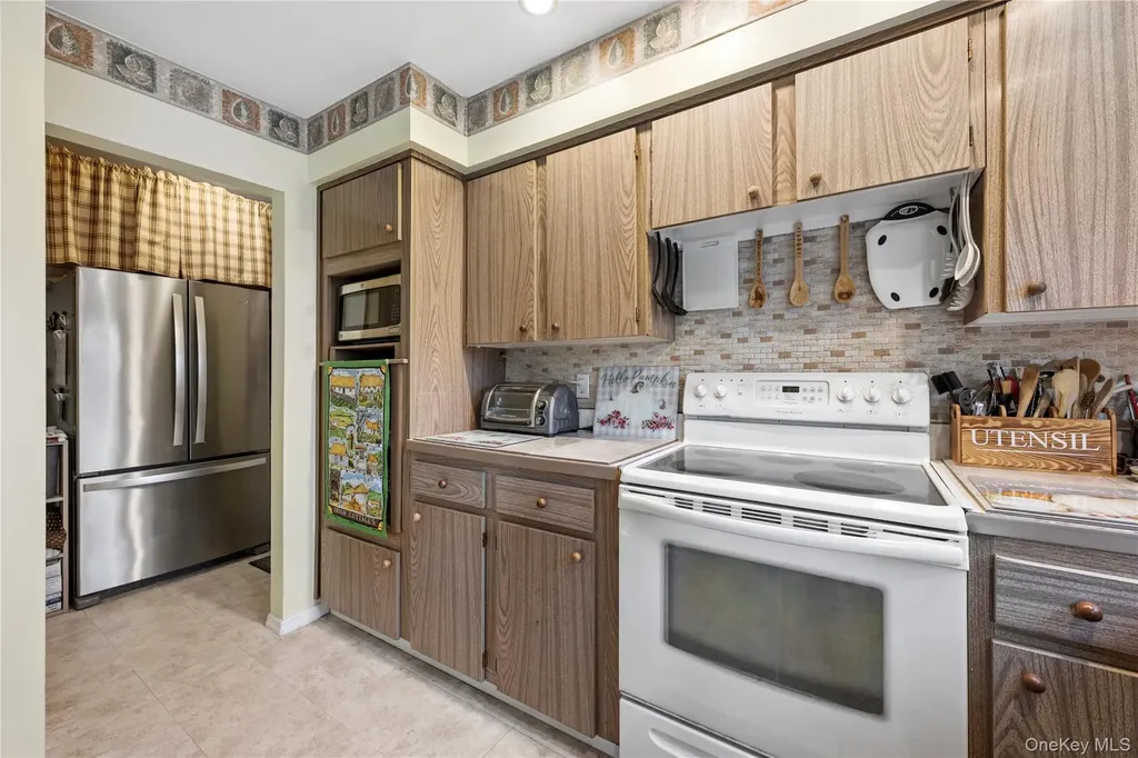 32 Derby Place Smithtown NY 11787
