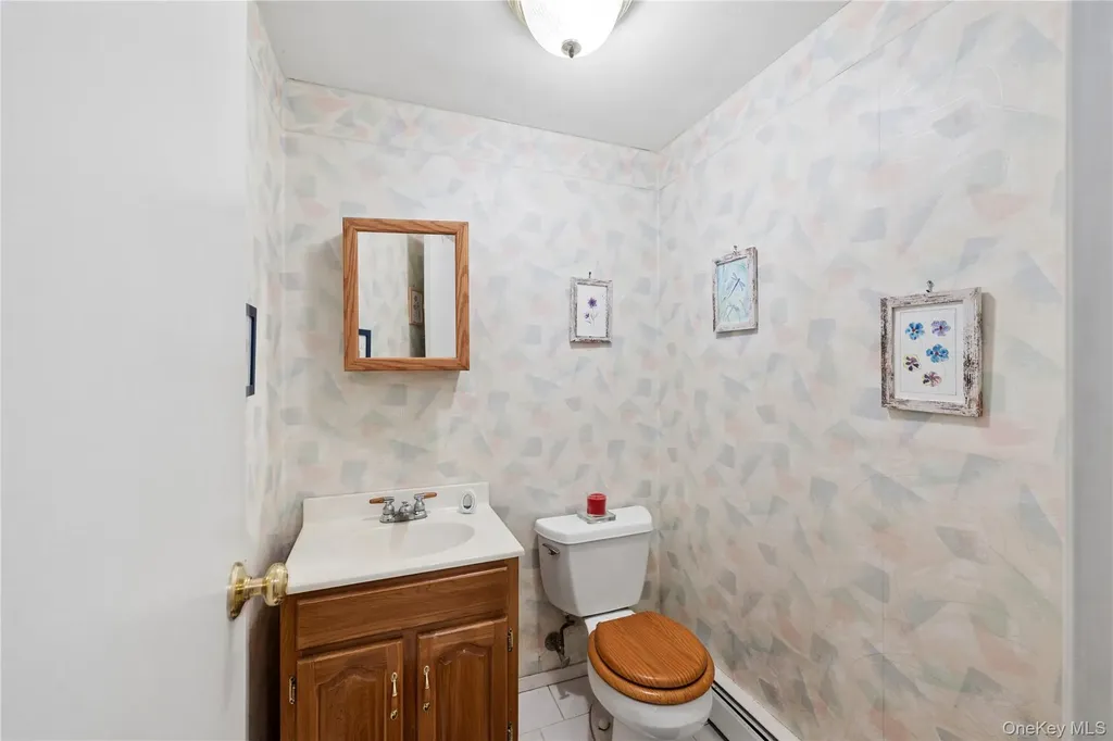 32 Derby Place Smithtown NY 11787
