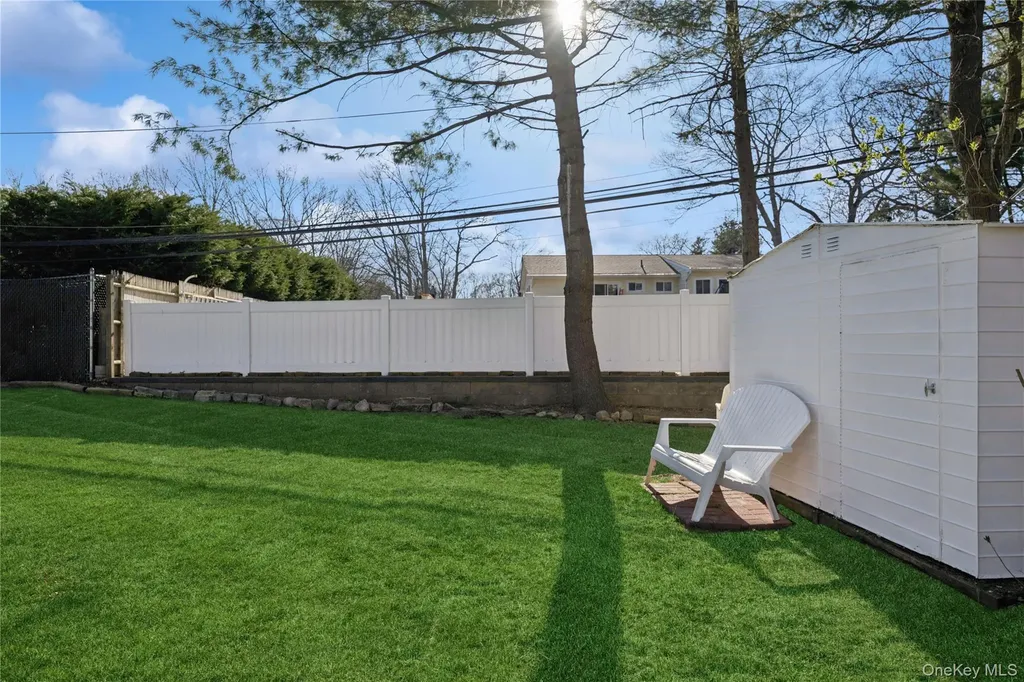 32 Derby Place Smithtown NY 11787