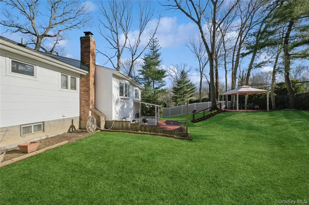 32 Derby Place Smithtown NY 11787