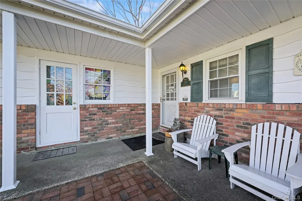 32 Derby Place Smithtown NY 11787