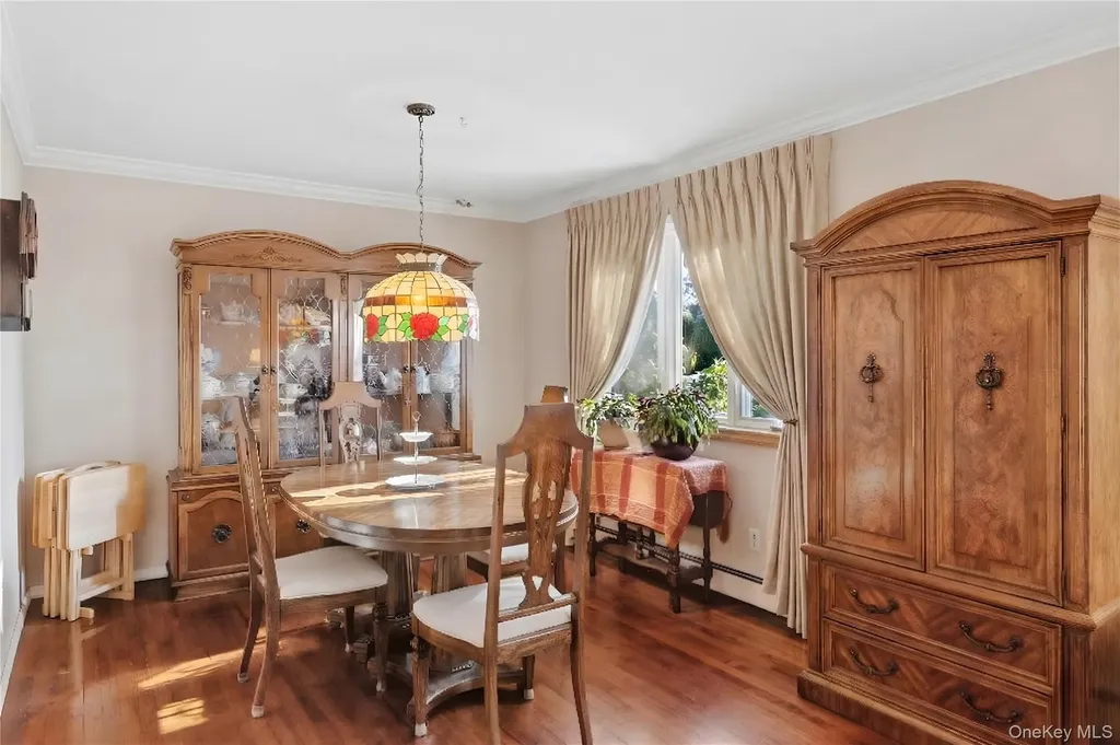 32 Derby Place Smithtown NY 11787