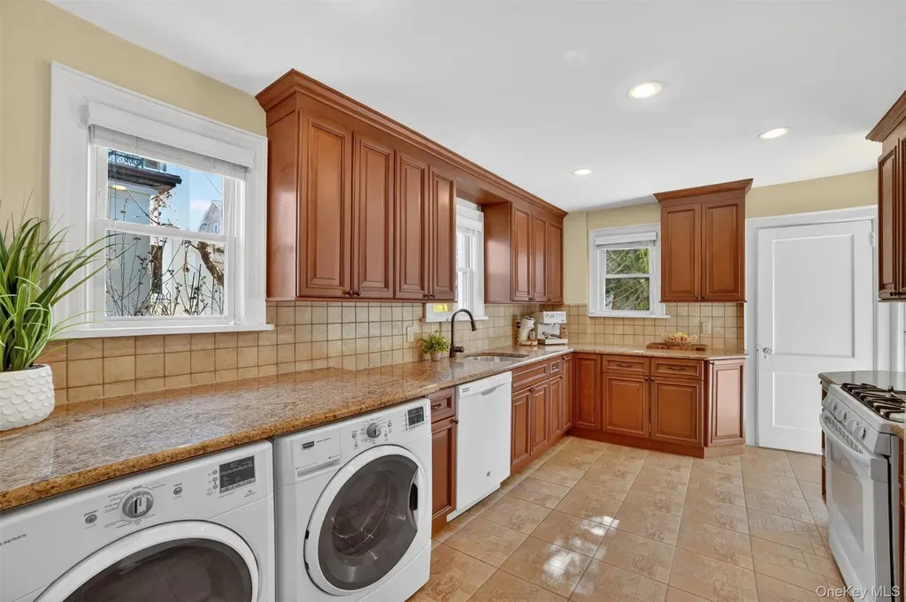 404 Bronxville Road Bronxville NY 10708
