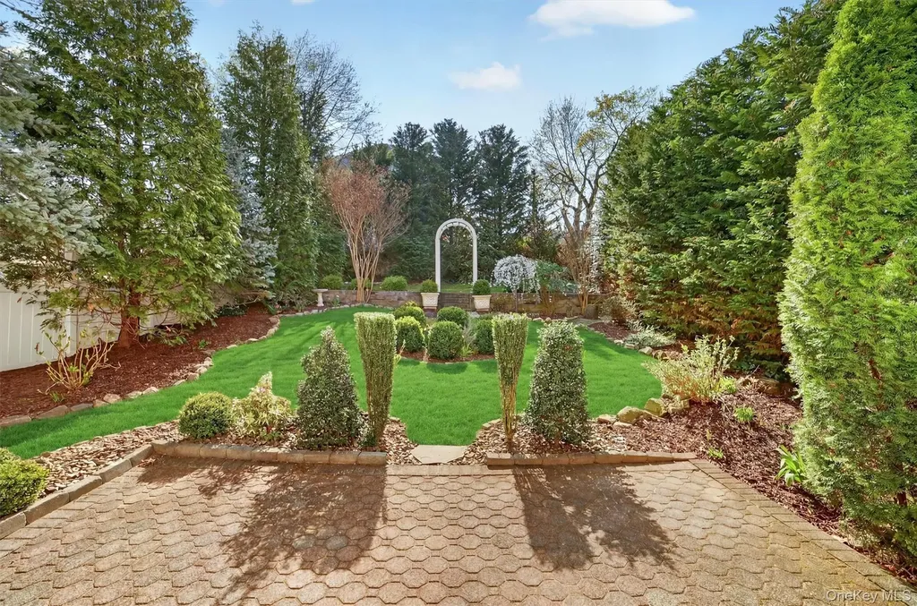 404 Bronxville Road Bronxville NY 10708