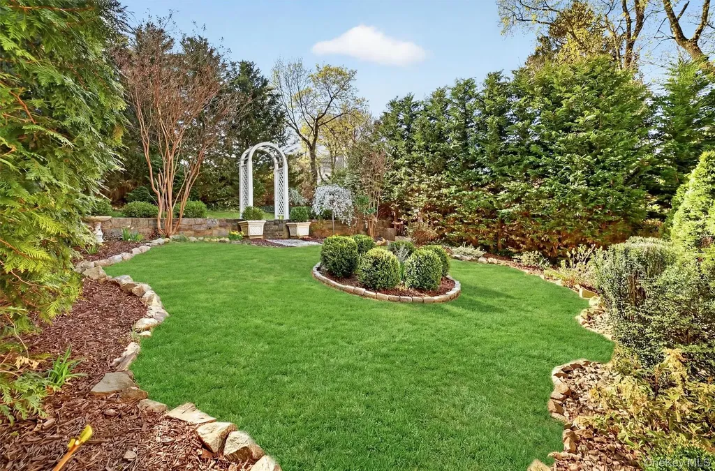 404 Bronxville Road Bronxville NY 10708