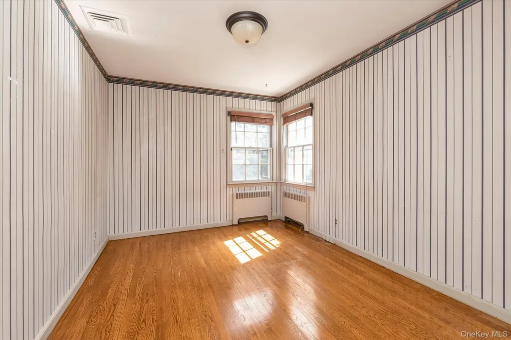 49 The Birches Roslyn NY 11576