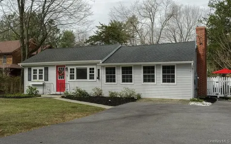 307 Sepasco Lake Rhinebeck NY 12572