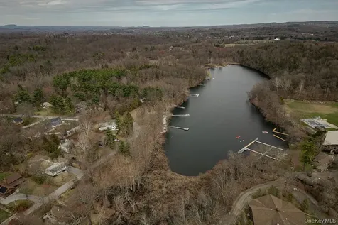 307 Sepasco Lake Rhinebeck NY 12572