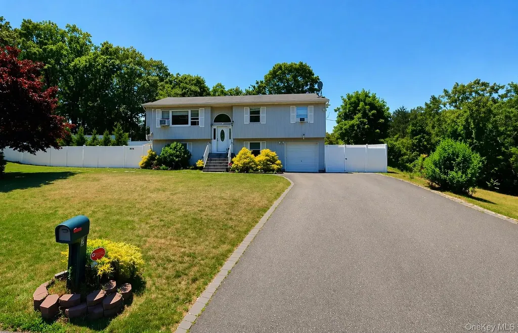 2 Ridge Road Shirley NY 11967