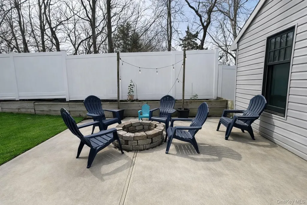 2 Ridge Road Shirley NY 11967