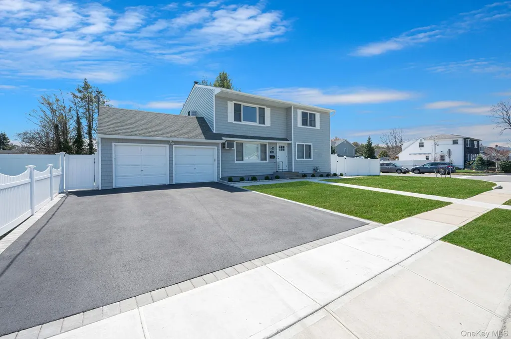 456 15th Street West Babylon NY 11704