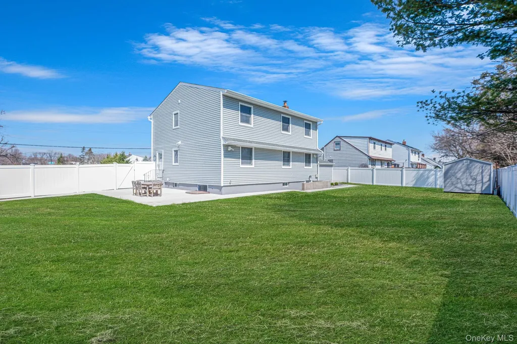 456 15th Street West Babylon NY 11704