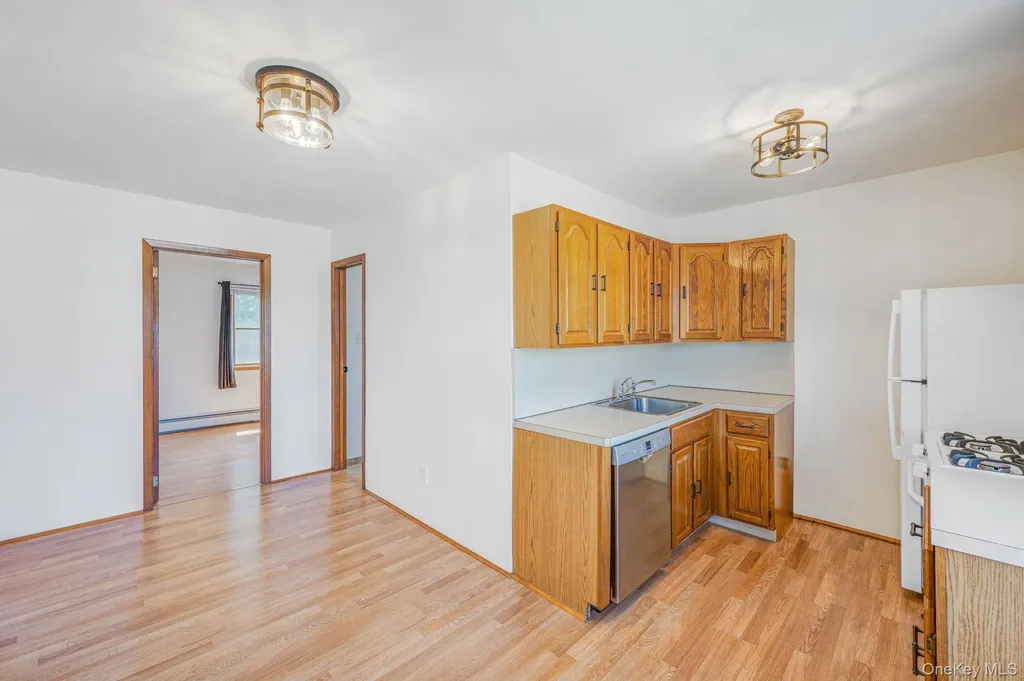 456 15th Street West Babylon NY 11704