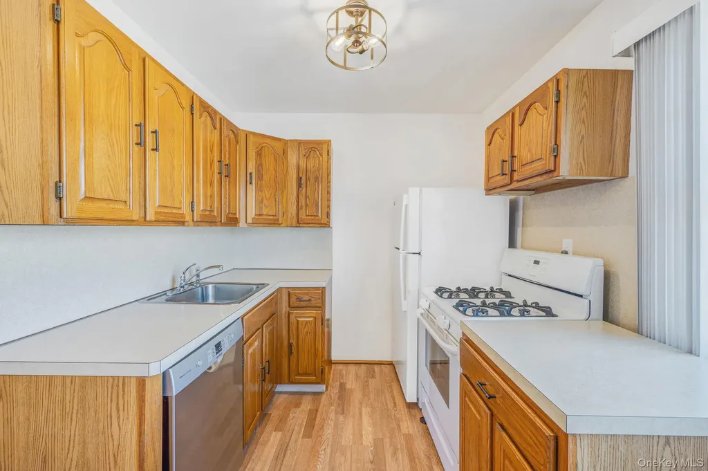 456 15th Street West Babylon NY 11704