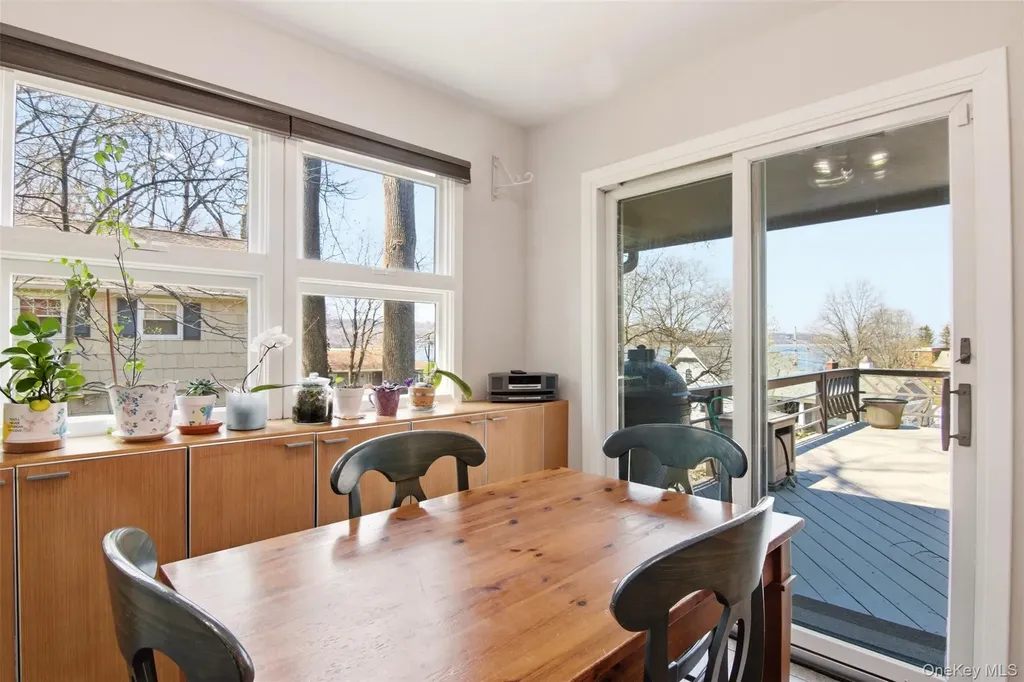 6 Laurel Way Sea Cliff NY 11579