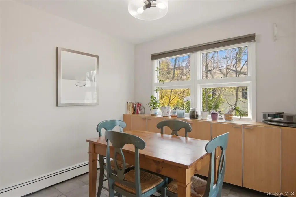 6 Laurel Way Sea Cliff NY 11579
