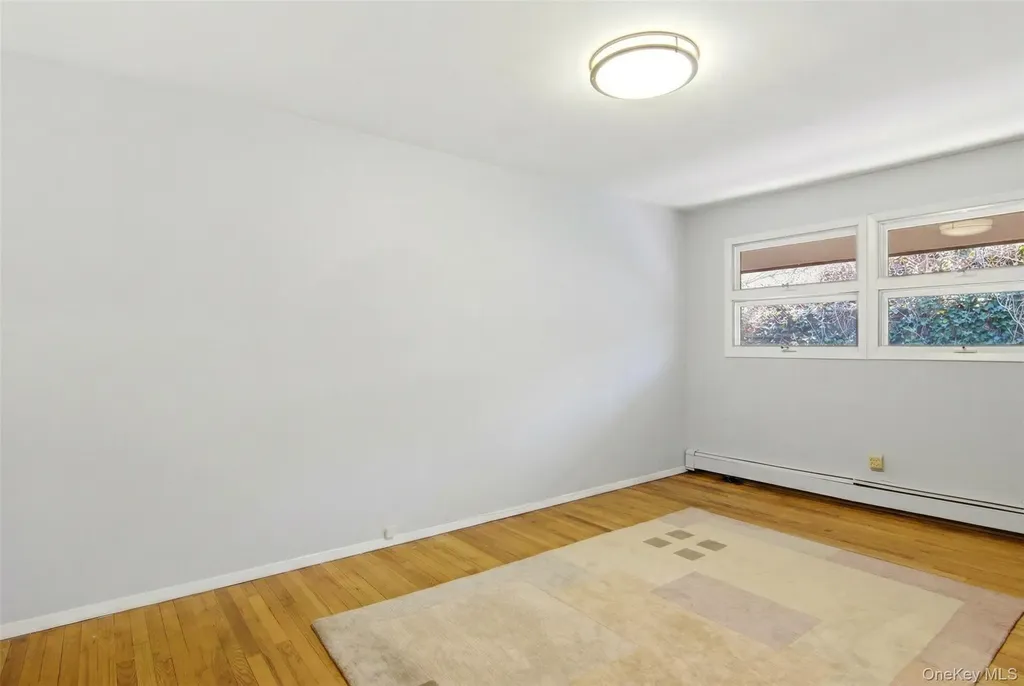 6 Laurel Way Sea Cliff NY 11579