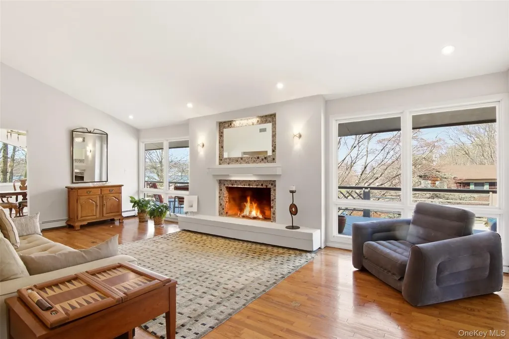 6 Laurel Way Sea Cliff NY 11579