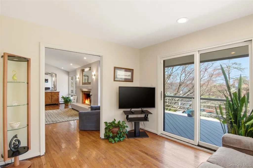 6 Laurel Way Sea Cliff NY 11579