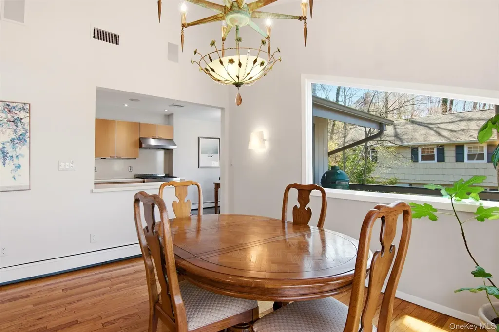 6 Laurel Way Sea Cliff NY 11579
