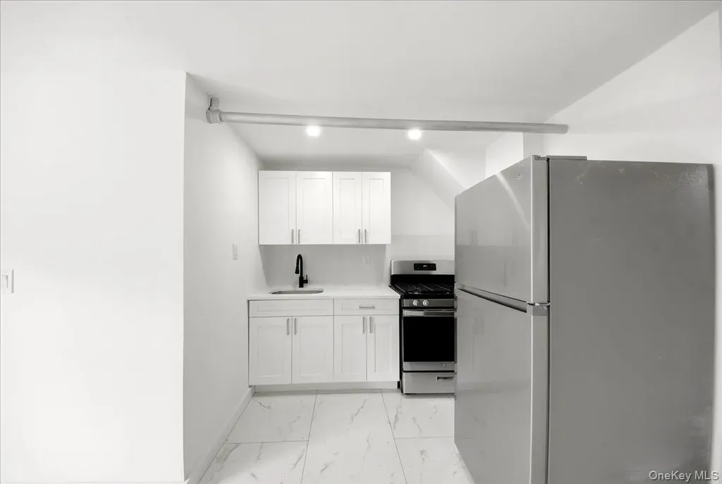 4135 Murdock Avenue Bronx NY 10466
